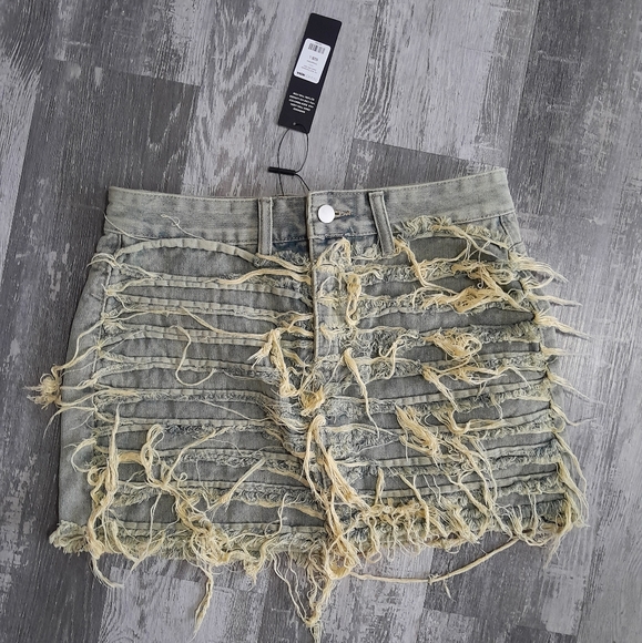 Vintage wash denim distressed skirt - Picture 4 of 5